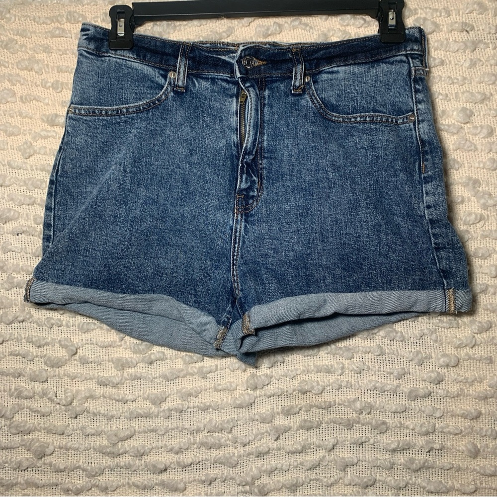 WILD‎ FABLE WOMENS JEAN SHORTS SIZE 12  BLUE DENIM HIGH RISE CUFF